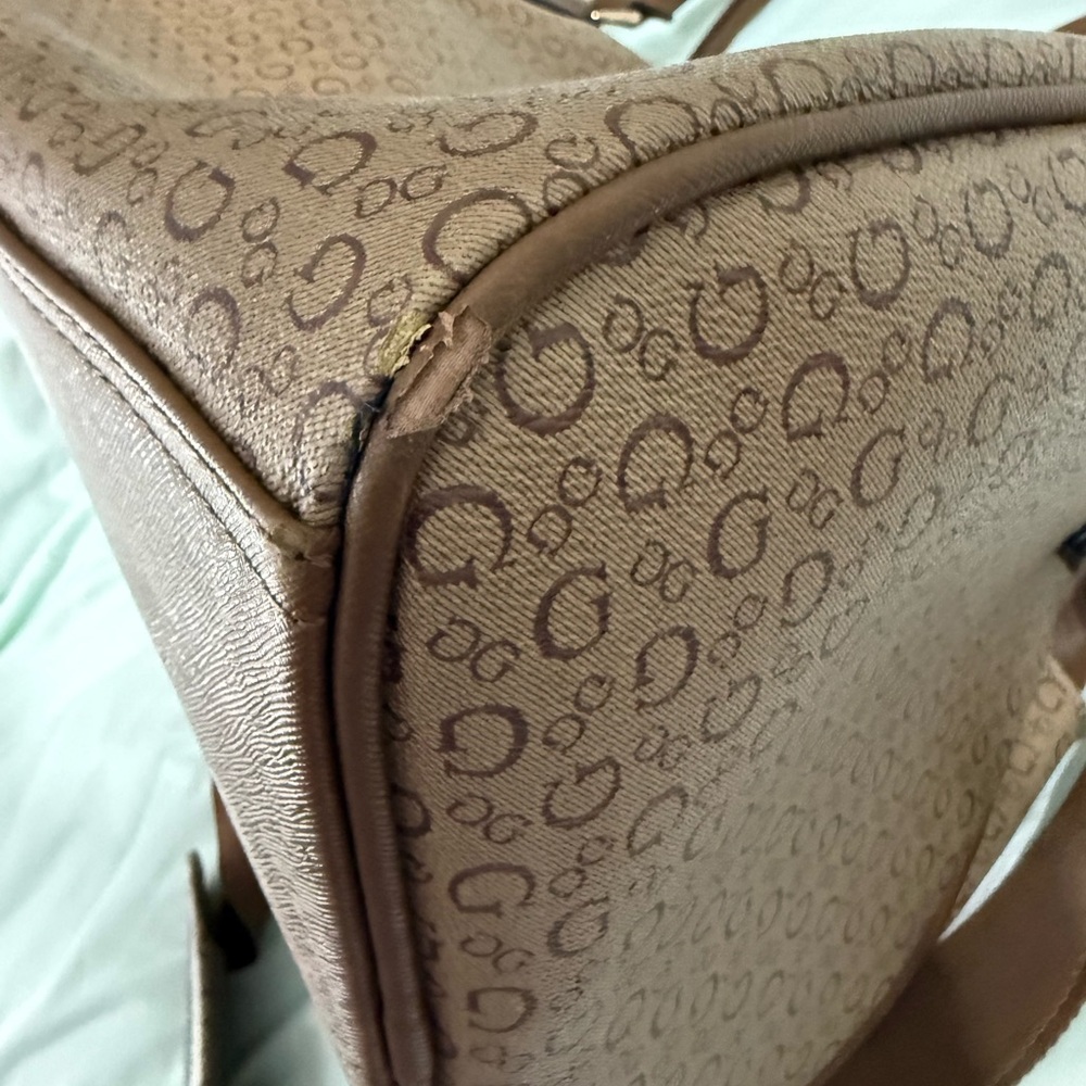 Guess Large Weekender Travel Duffel Bag - Picture 6 of 8